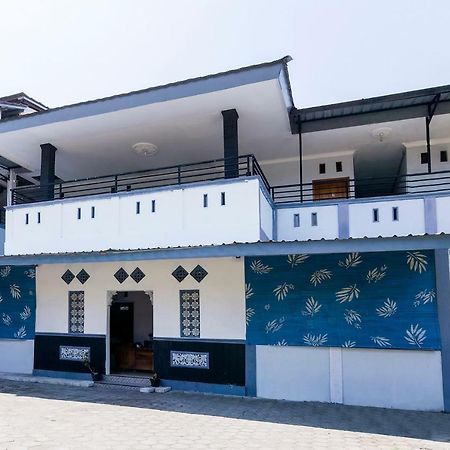 Hotel Oyo 857 Pakuncen Malioboro Syariah à Yogyakarta Extérieur photo